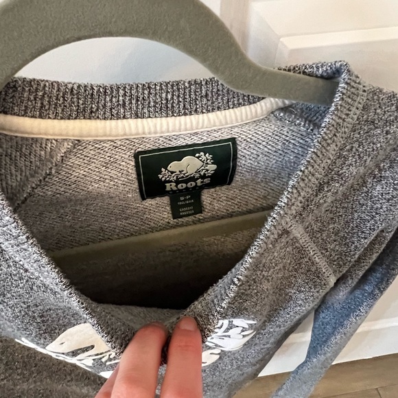 Roots crewneck sweatshirt size S - Picture 3 of 3